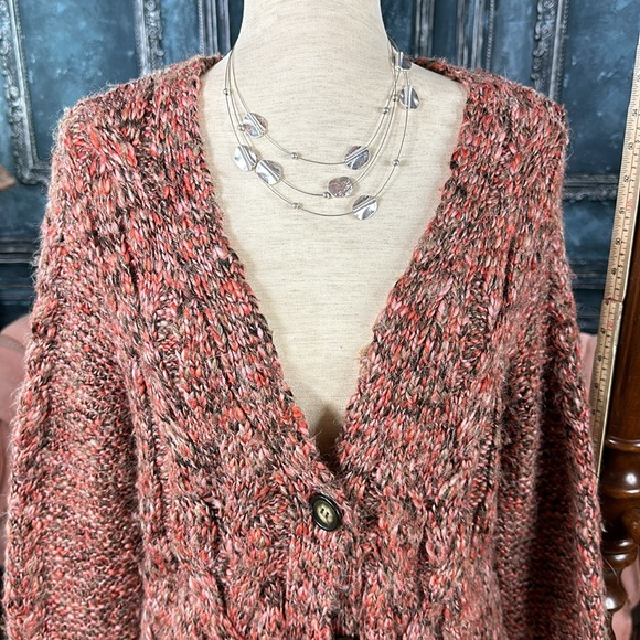 Huge cardigan sweater fuzzy - Picture 3 of 8